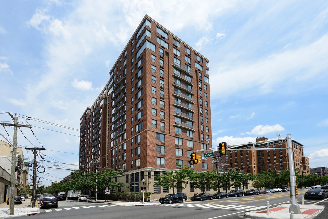 77 Park Avenue exterior