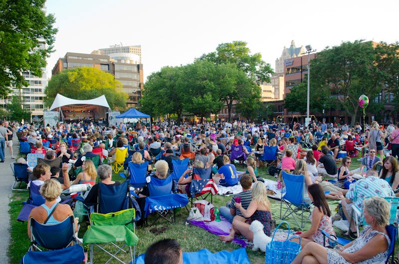 Jazz in the Park crowd