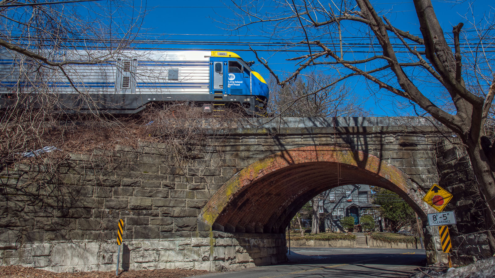 LIRR Oyster Bay branch train