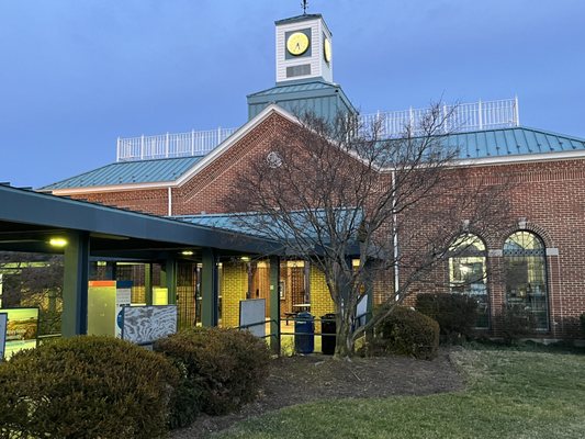 VRE train station platform