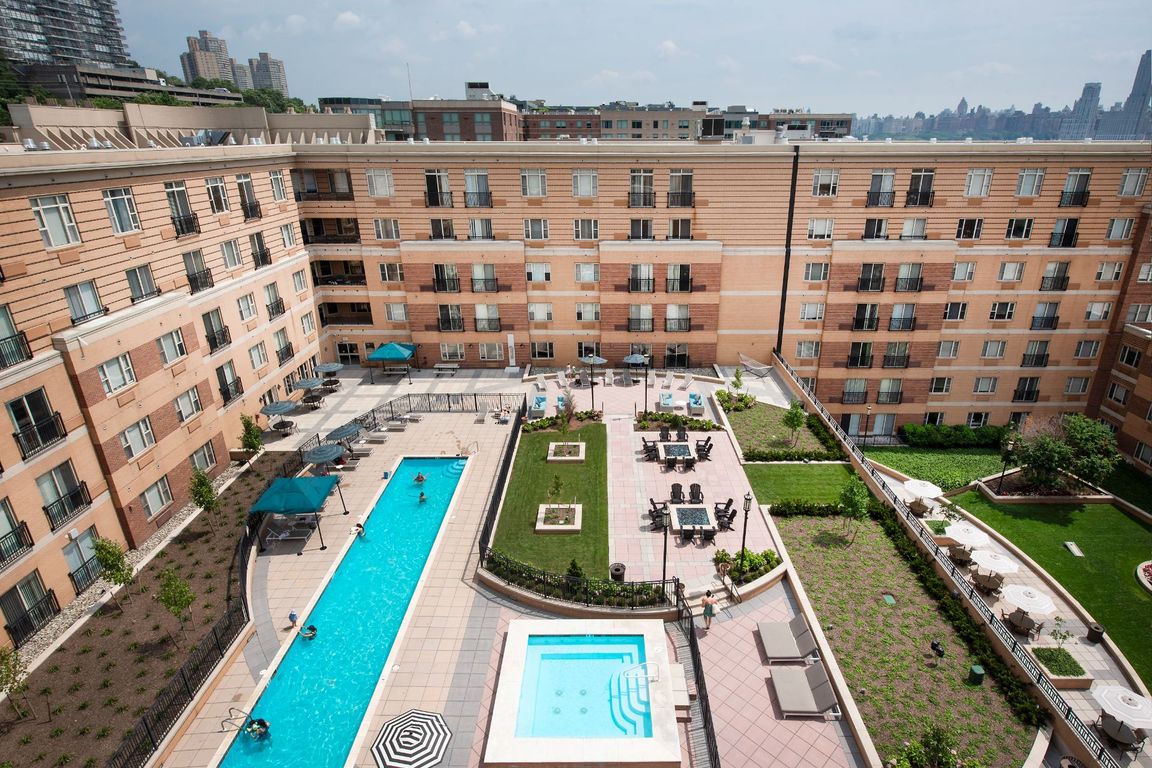 apartment building amenities