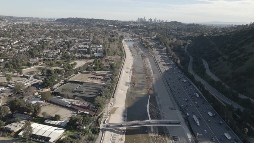 atwater village transit freeway