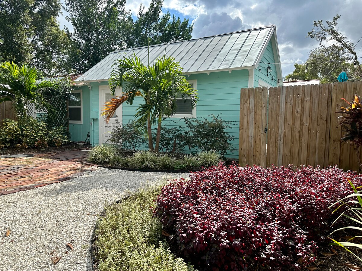 backyard ADU cottage