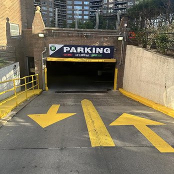 garage parking cost