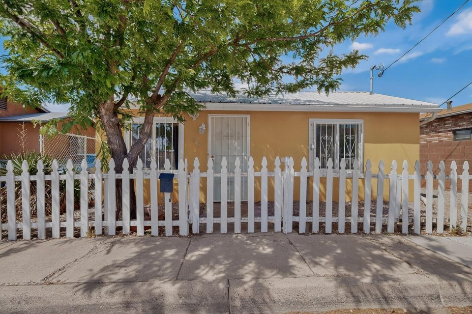 house rental yard fence