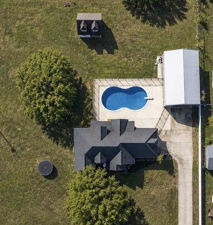 in-town home vs acreage