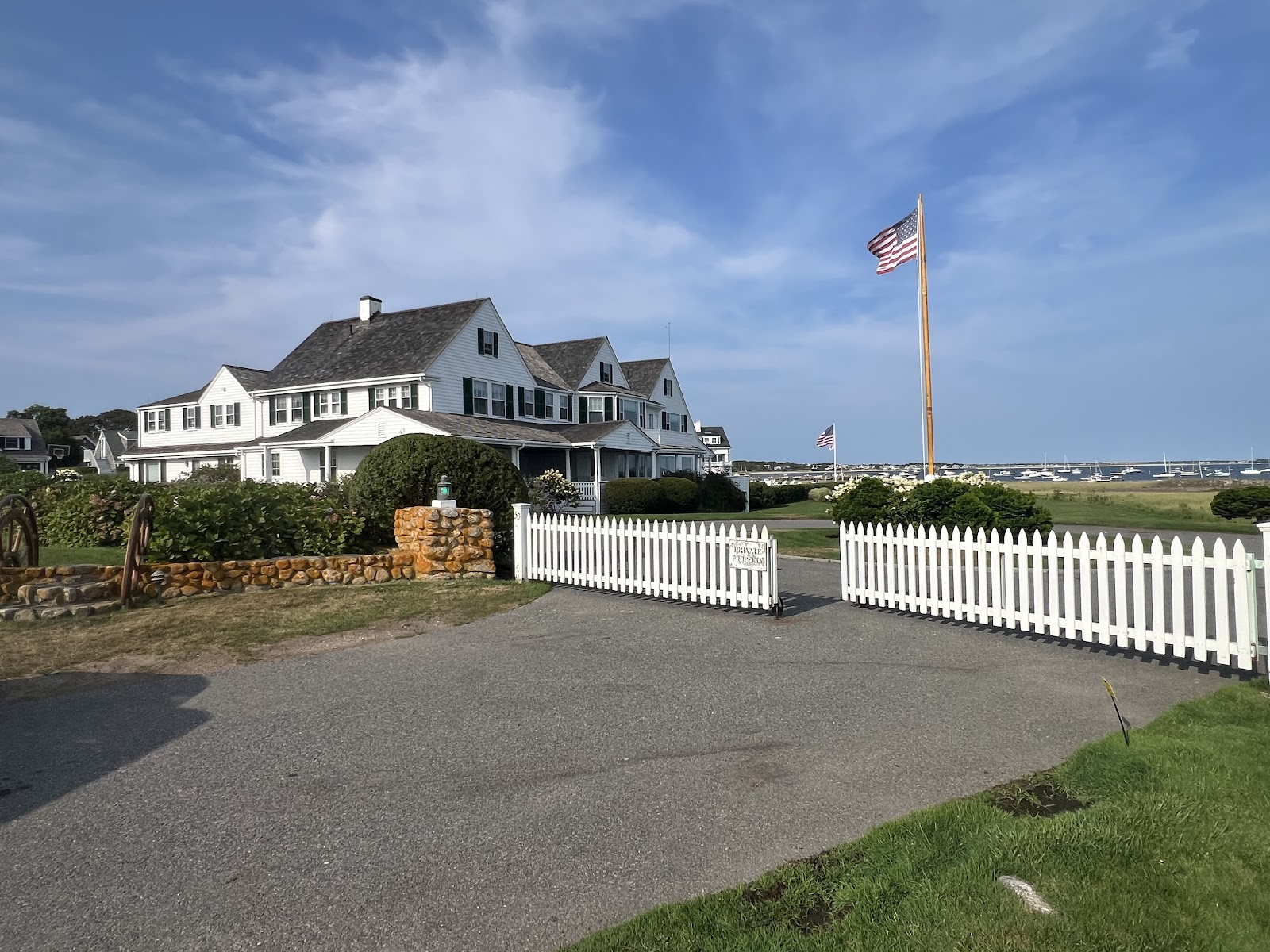 kennedy compound gate