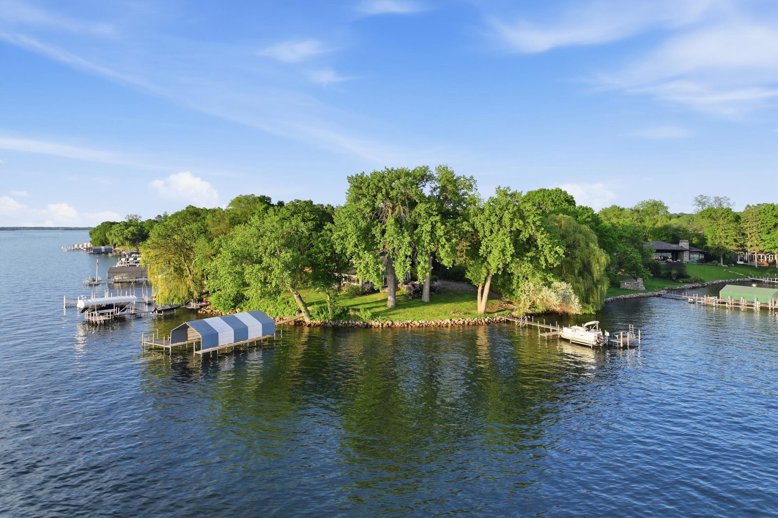 lake minnetonka shoreline