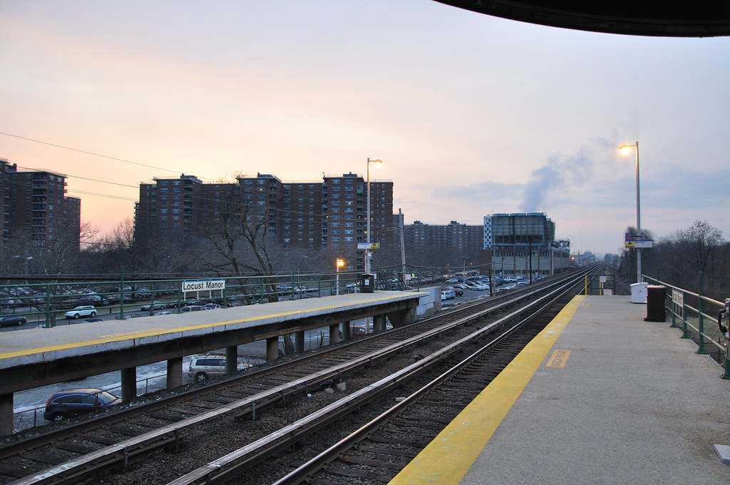 locust manor lirr belt parkway