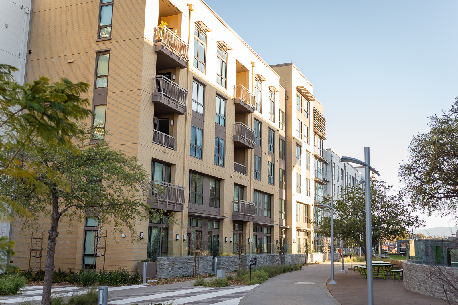 mountain view apartment buildings