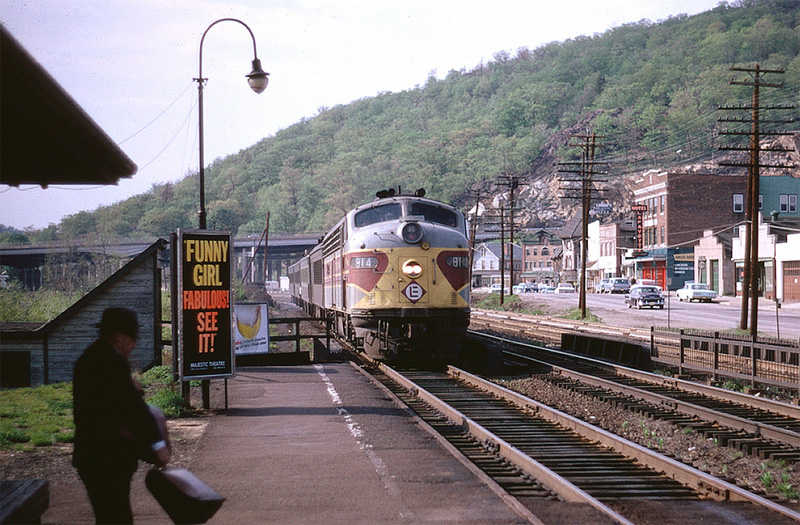 nj transit train suffern