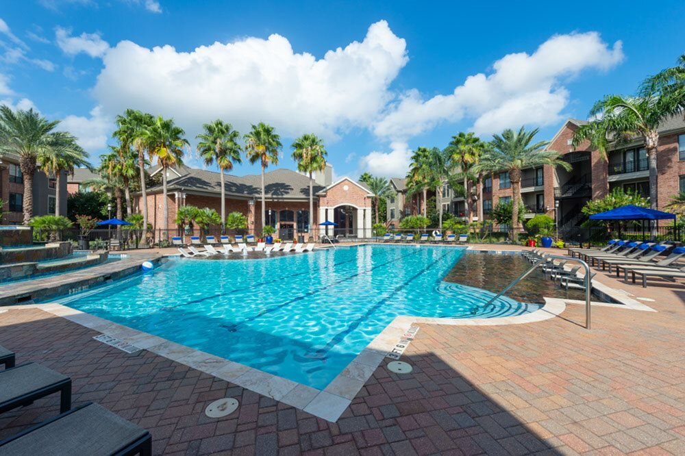 pool amenities