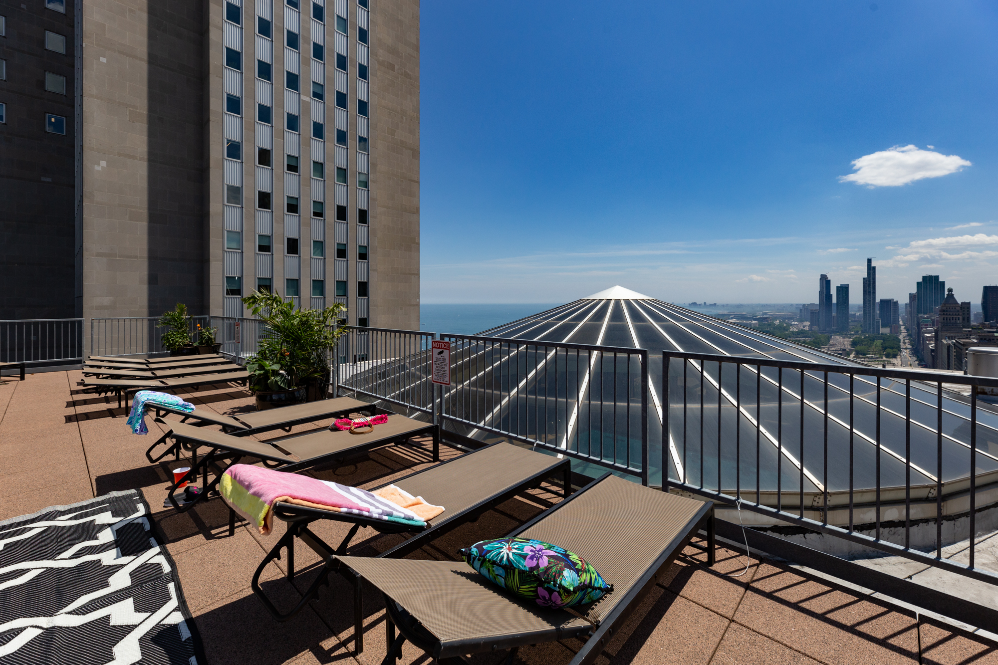 rooftop pool amenities