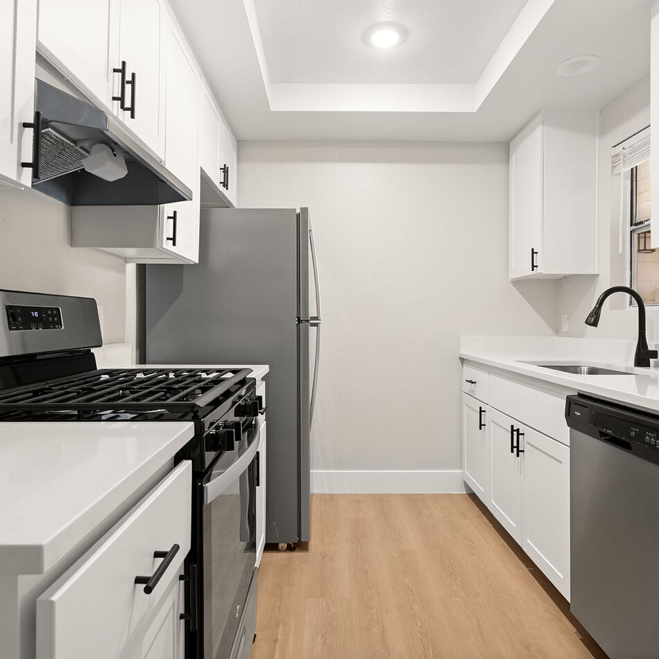 schedule apartment tour