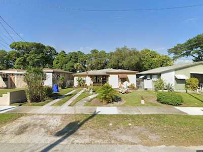 single family homes liberty city