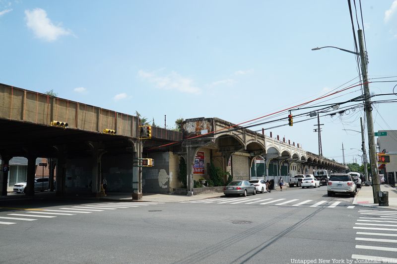 subway station queens