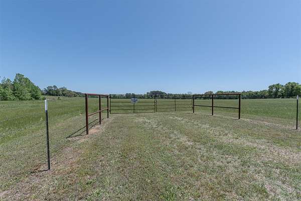 texas ranch pasture fence