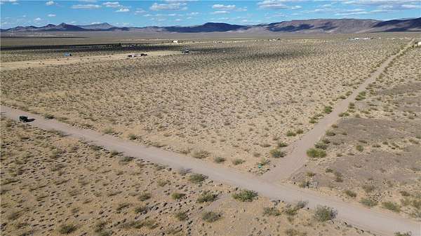 white hills land listings